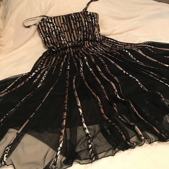 Sandra Darren Black And Taupe Flowy Full Dress - Picture 2 of 8